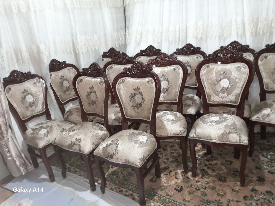 Stol stul sotiladi srochnaaa. Materiali yongʻoq ikkalasiniyam.