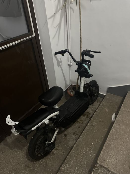 Scuter Electric Booster 450W 40km/h