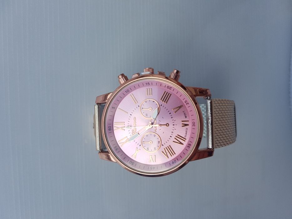 Ceas damă curea aurie quartz Nou
