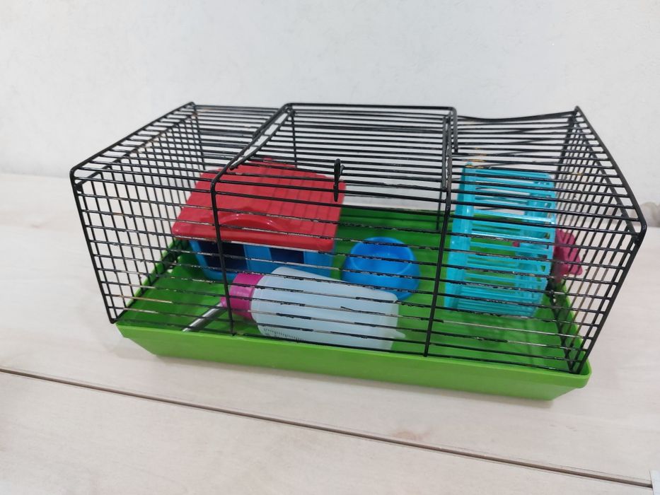 Маленькая клетка для хомяка