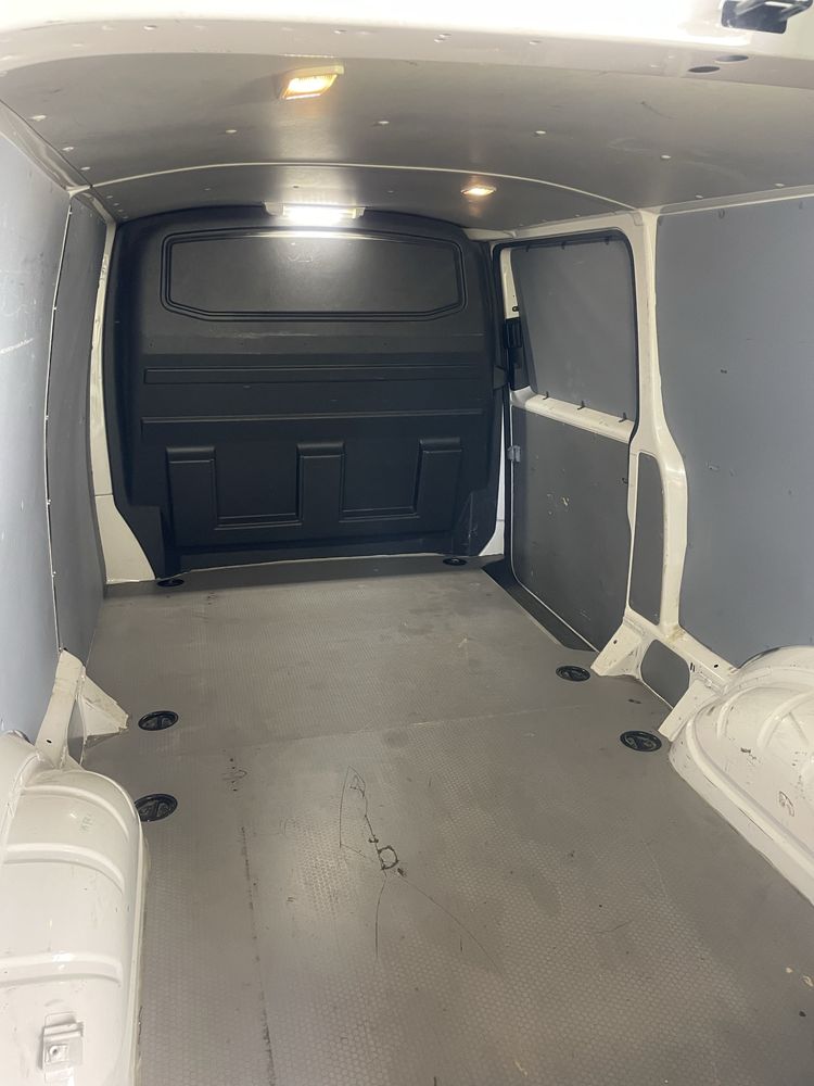 VW Transporter 2.0TDI 140 CP