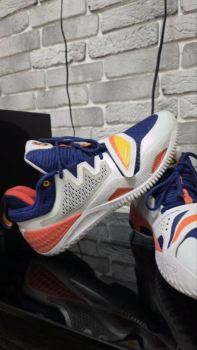 Оригинальные кроссы Li-ning