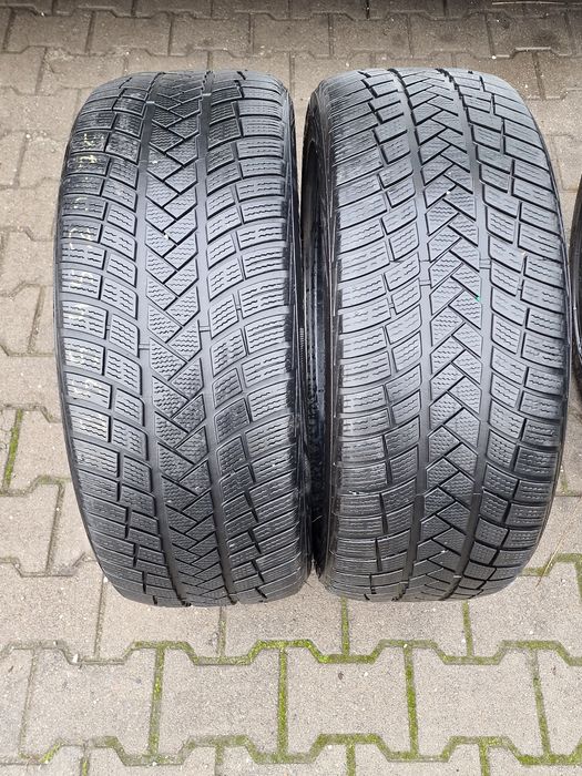 255 45 20 vredestein