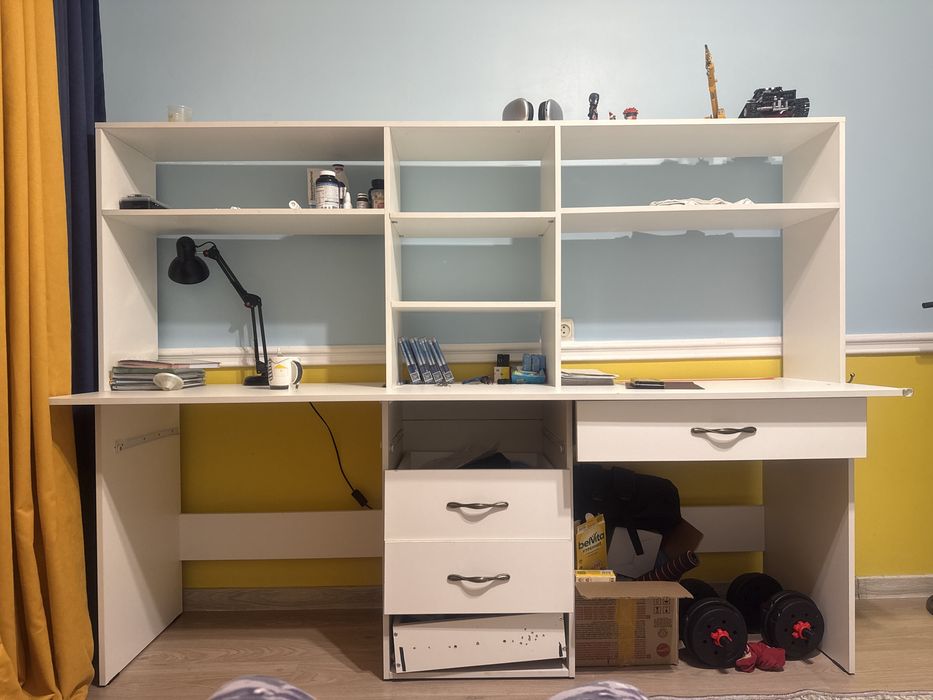 Стол ученический. Длина  2.10. Ширина 60см. Высота 75. Стол б/у.