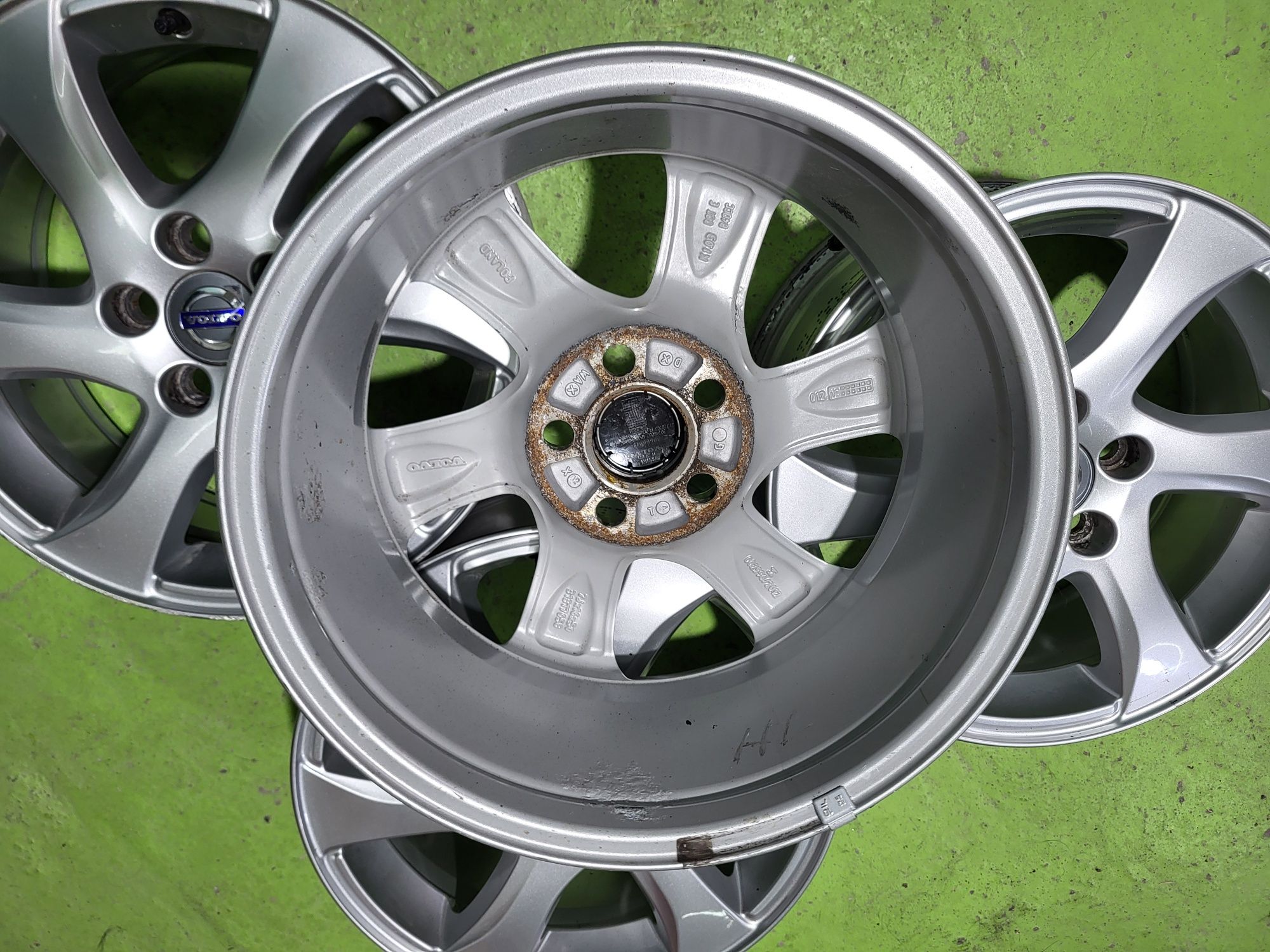 16 5x108 Volvo лети джанти 5х108 волво