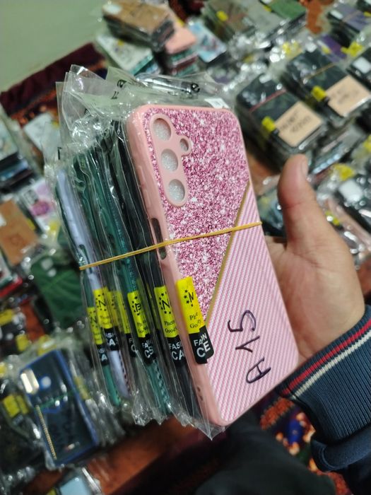 Optom Chihollar har xil turdagi telefonlar uchun