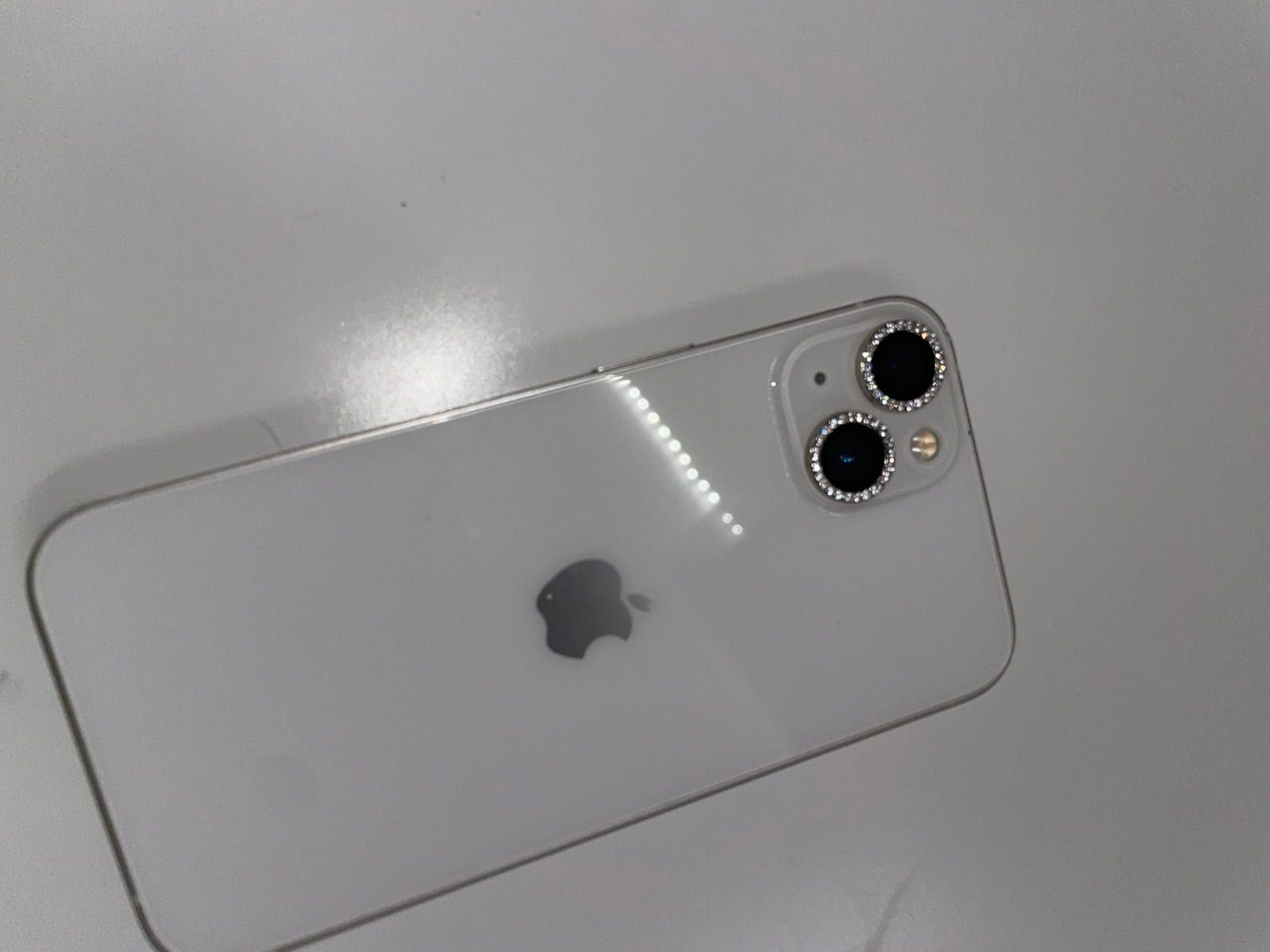 Продавам iPhone 13