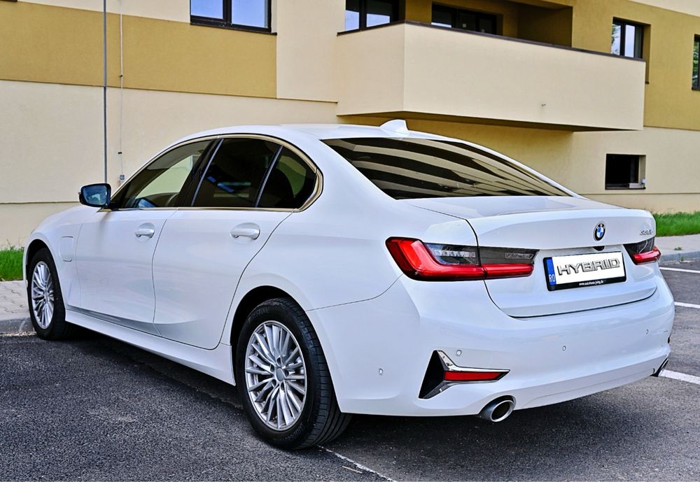 bmw 330e -Hybrid-Faruri Laser-Luxury line-Alb-metalizat