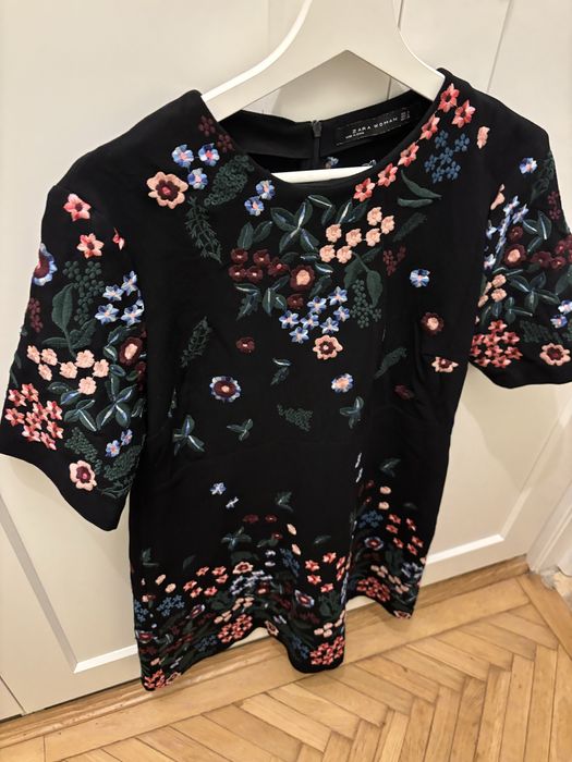 Rochie imprimeu lucrat manual, Zara