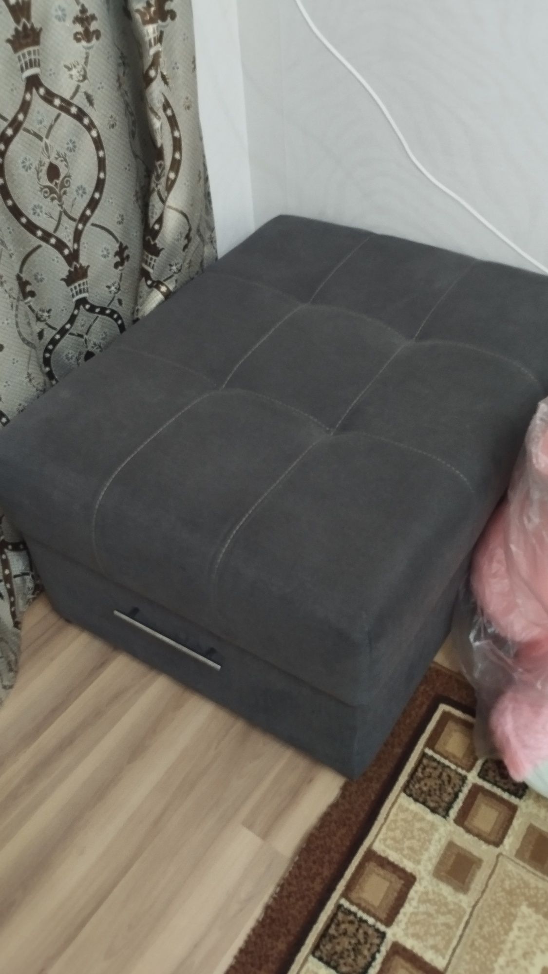 Продам диван с креслом + пуф