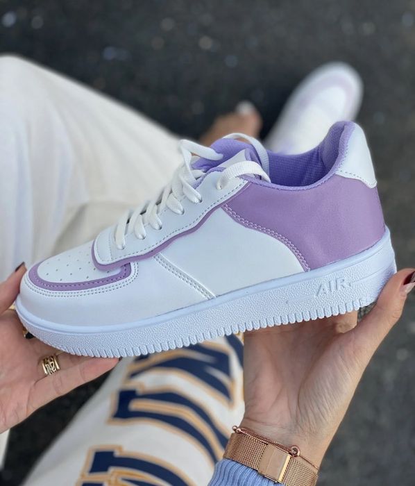 Нови дамски маратонки лилаво-бели