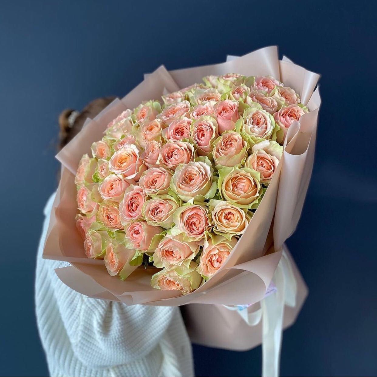 розы тюльпаны пионы Голландия цветы букеты