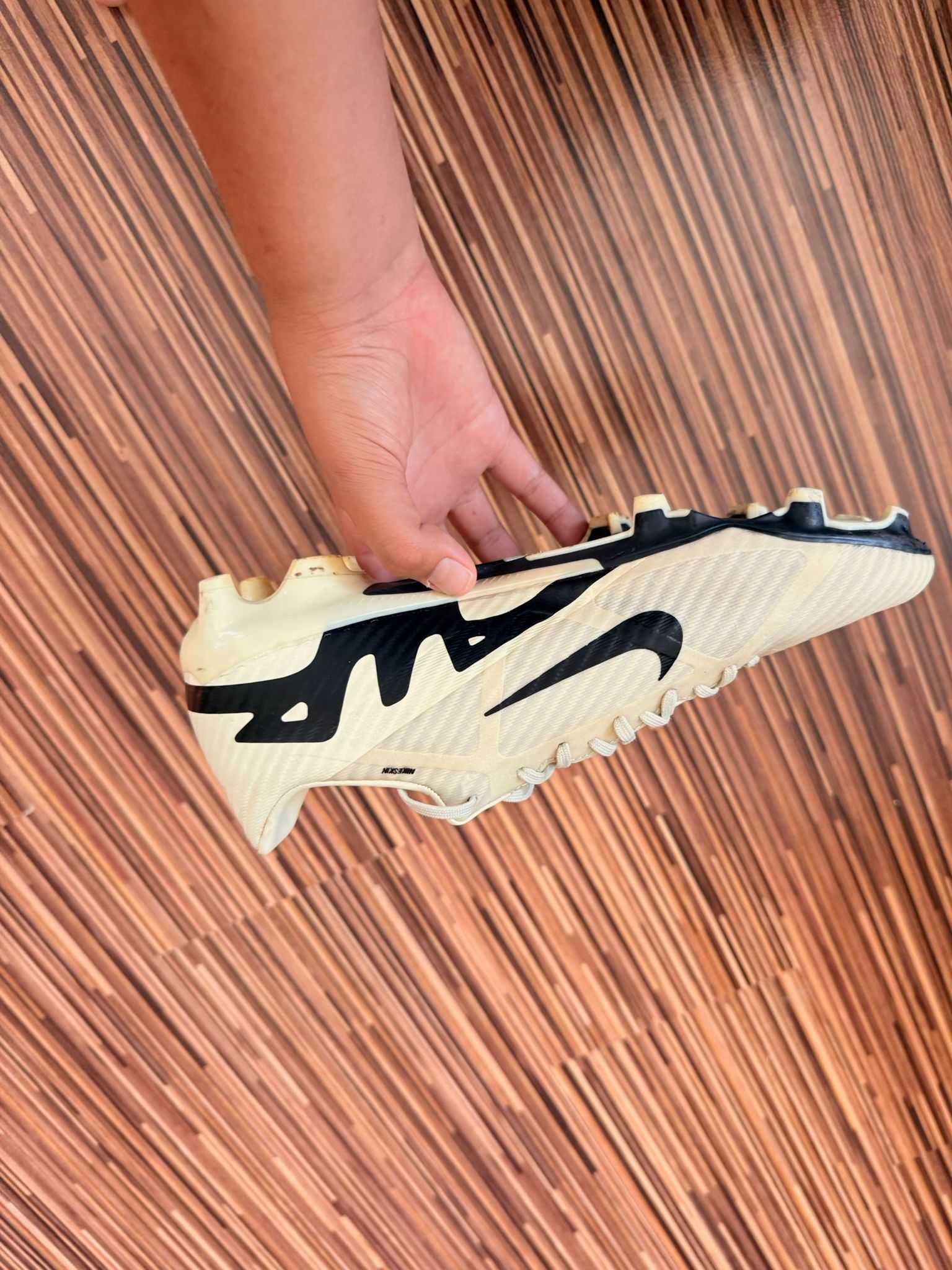 Ghete fotbal Nike