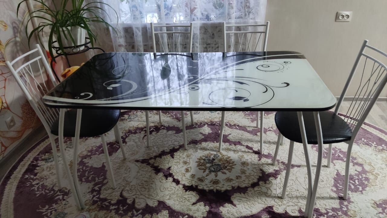 Продам стол со стульями
