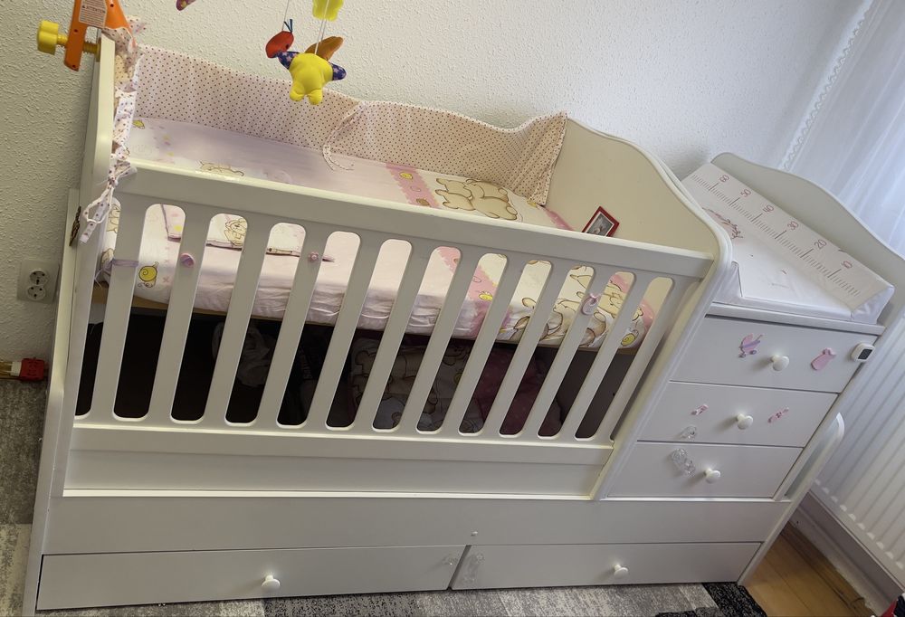 Patut cu masa de înfășat