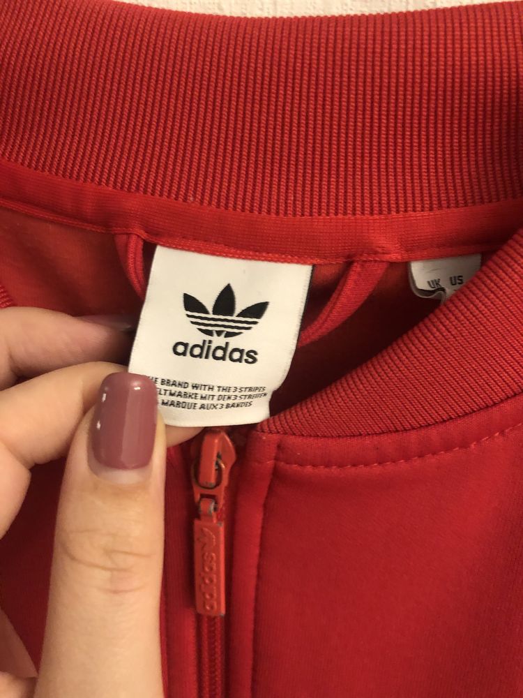 Hanorac adidas, culoarea rosu