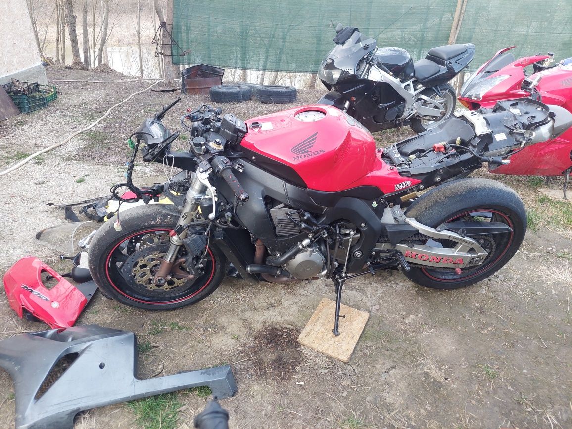 Vand Piese Honda CBR 1000RR      2004