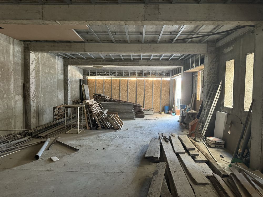 Cladire de vanzare 543 mp (casa + spatiu comercial) Bul Primaverii