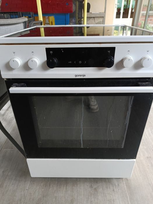 Стъклокерамична готварска кухненска печка горени gorenje