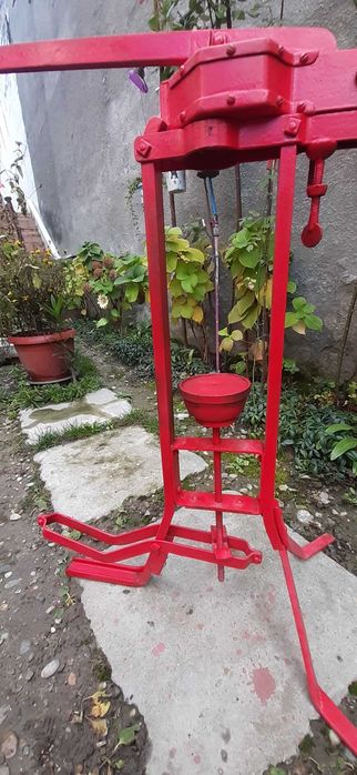 Dopuitor manual pentru dopuri din pluta