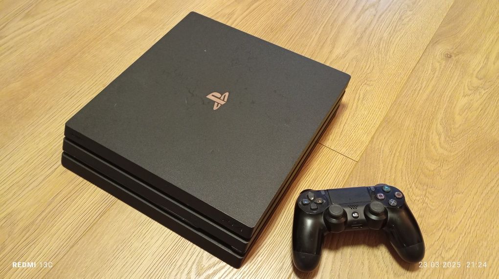 Продавам PS4 1ТB