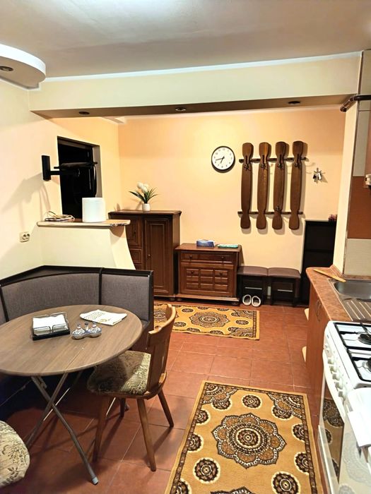 Inchiriez  apartament 2 camere micro 17