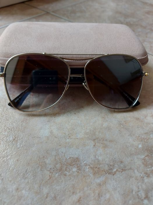 Дамски слънчеви очила.