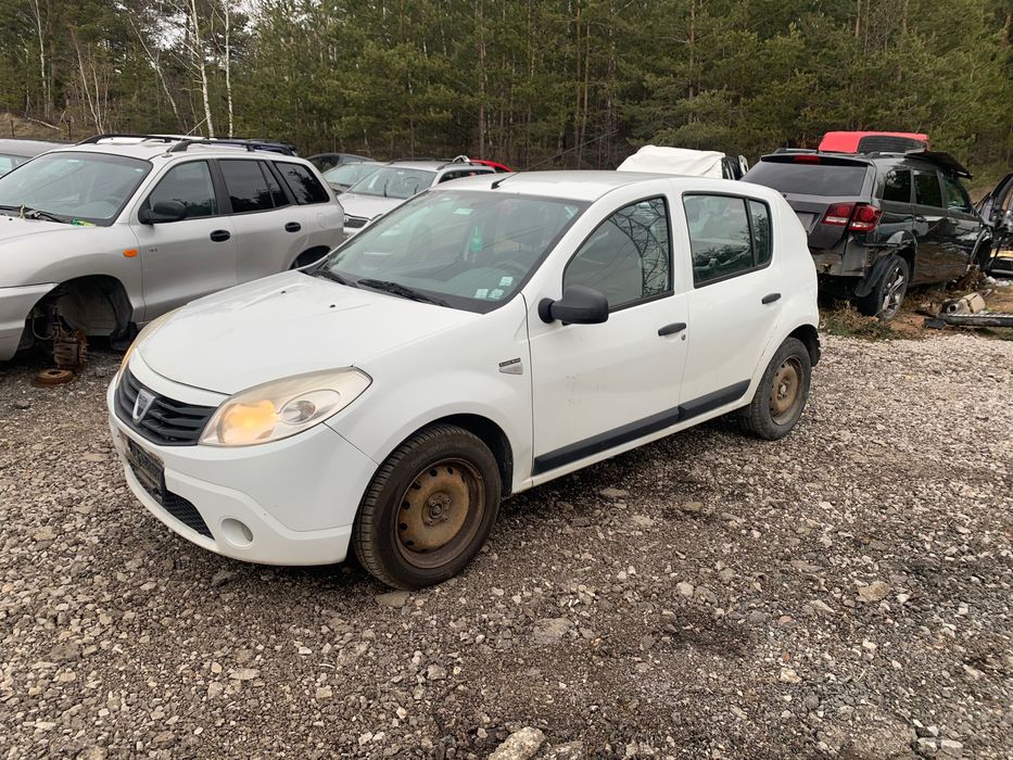 Dacia Sandero 1.2 75кс 2012г