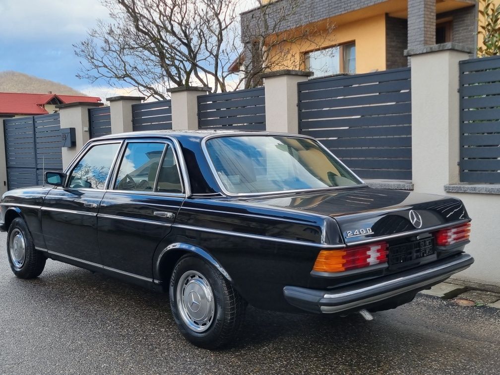 Închiriez masina pentru evenimente Mercedes w123 și Mercedes 190D