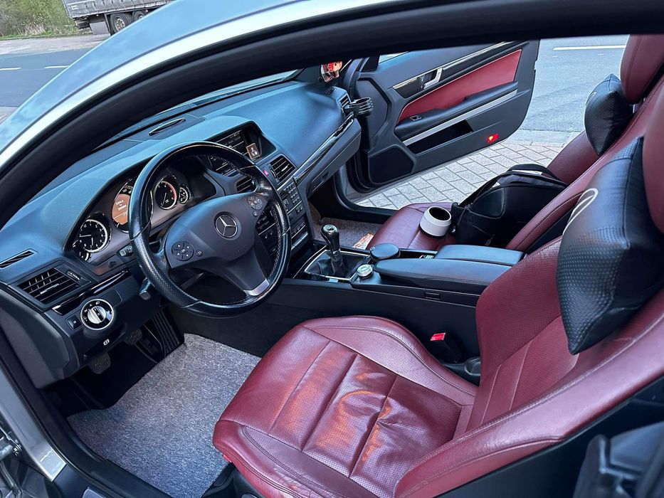 Мерцедес Mercedes E220