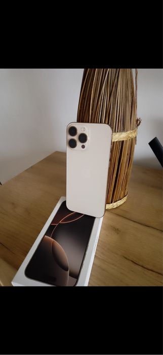 Iphone 16 pro max Desert Titanium