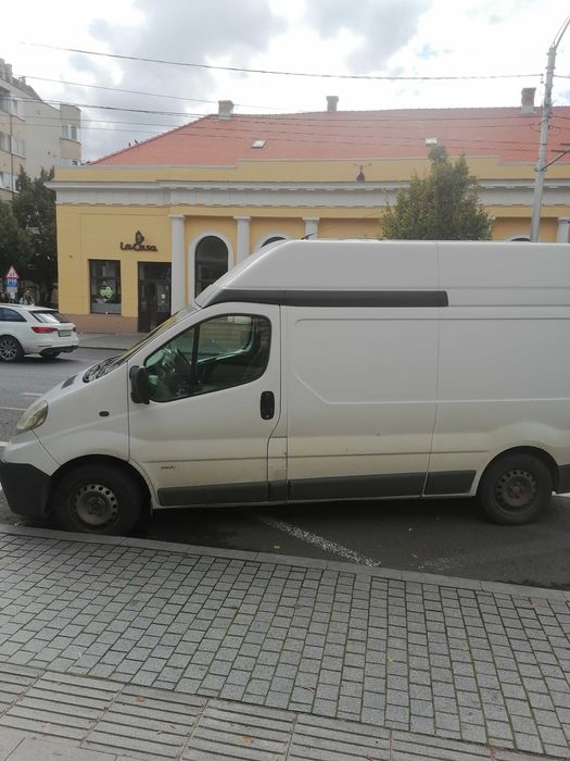 Vînd Opel vivaro 2008