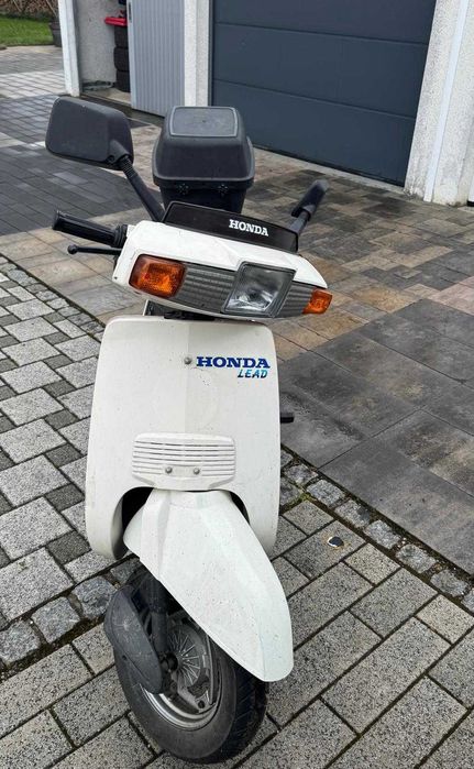 Scuter Honda Lead motor 49 cc