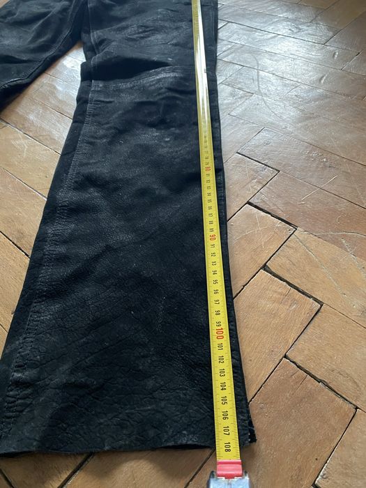 pantaloni din piele intoarsa