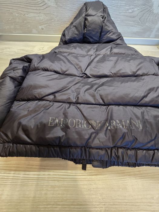 Оригинално яке Emporio Armani 
Размер 92 за момче
Ново слага