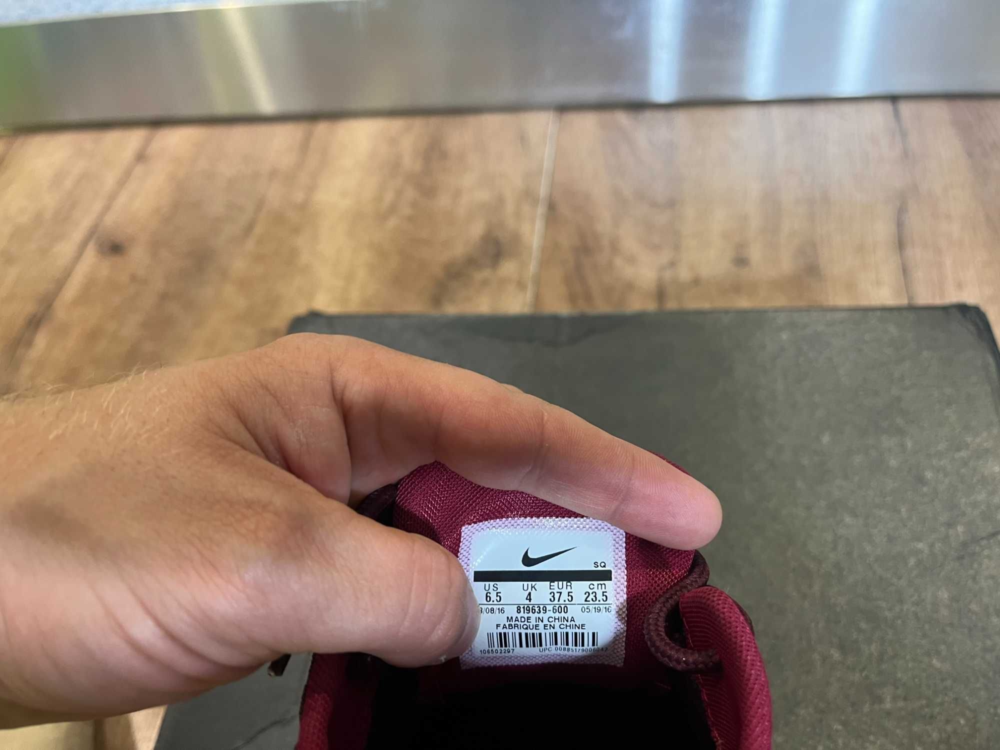 НОВО *** Оригинални Nike Air Max Thea Night Maroon/Nbl Red
