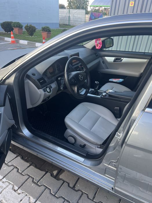 Mercedes-Benz C200 W204 Avantgarde – 2.2 CDI / 136 CP / Manuală / 2008
