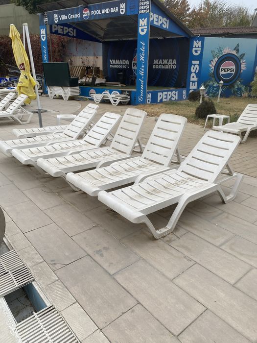 Лежаки для бассейна оптом