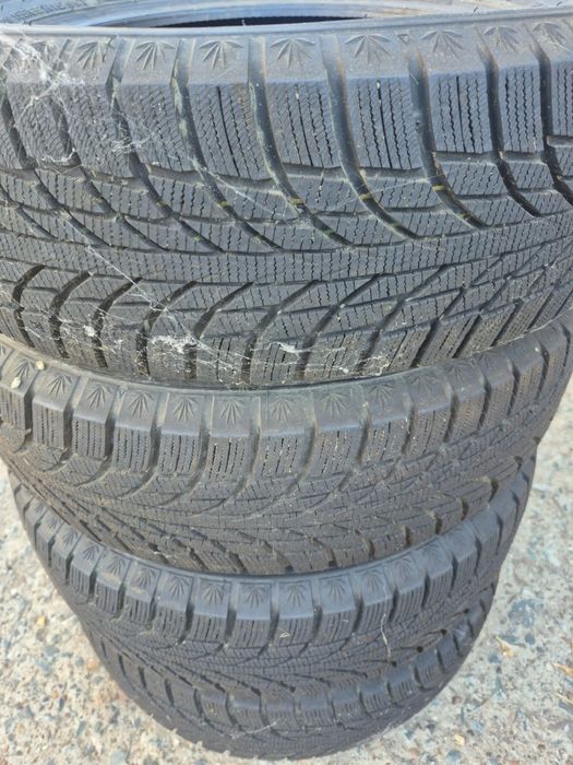 Продаются шины Kumho wintercraft WI51 195/65 R15 без шипов