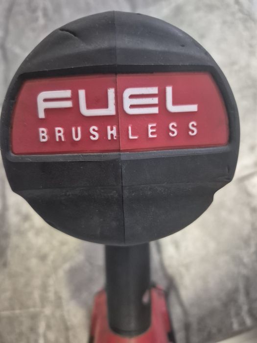 Pistol impact milwaukee fuelbrushless 1700nm la desfacere