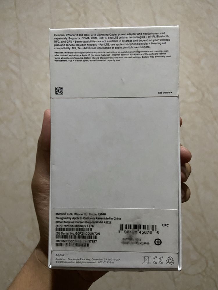 Iphone 11 telefoni sotiladi