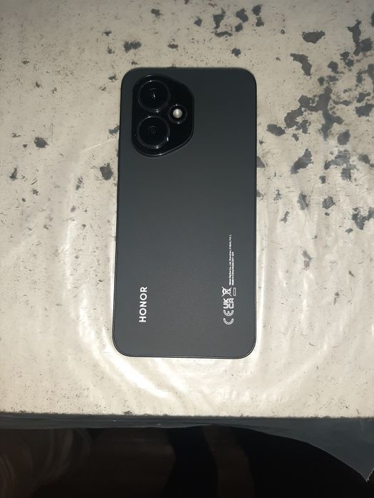 Srochniy Honer 400   12x256 sotiladi. 2 oy boldi olinganiga.