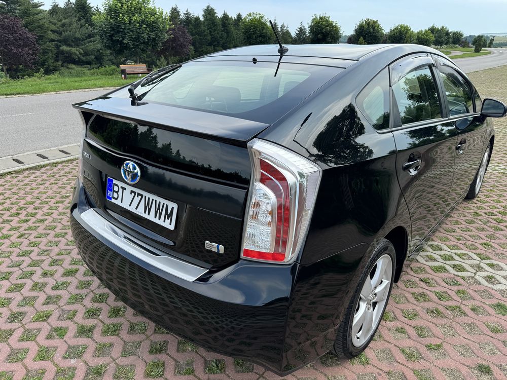 Toyota Prius Advance Hybrid Xenon