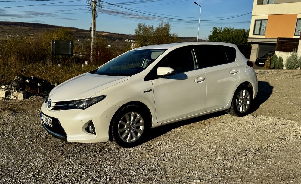 Totota Auris | Hybrid | 127.000km |