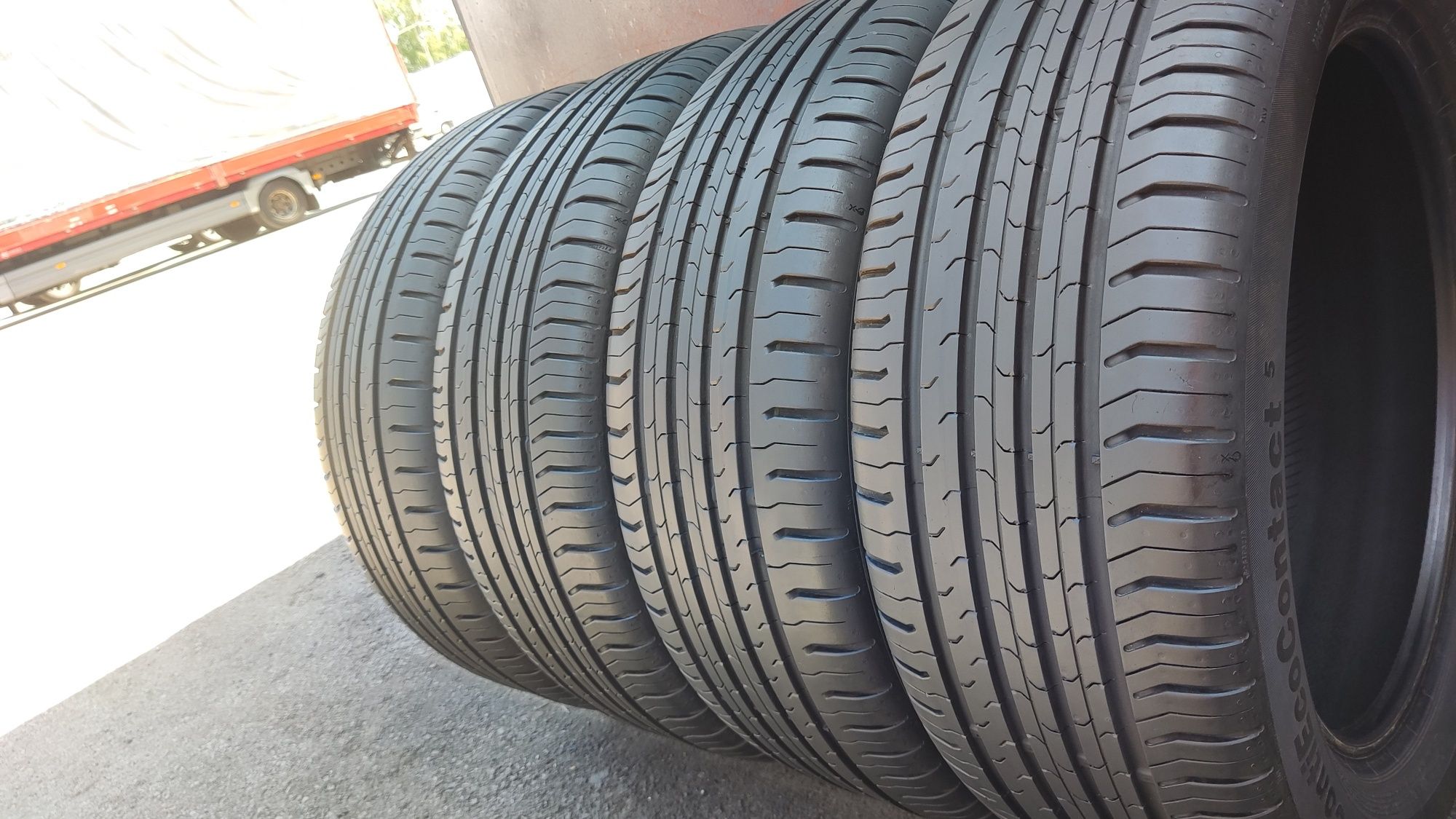 4бр. летни гуми 215/55/17 Continental Eco Contact 5, dot23 
dot23
7.8m