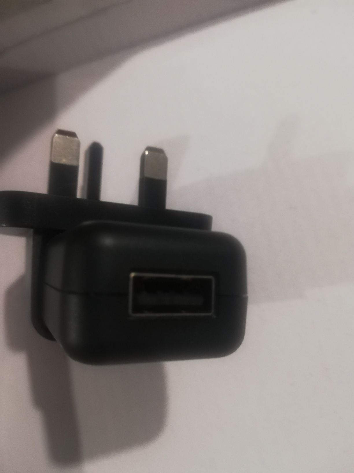 USB зарядно за английски контакт