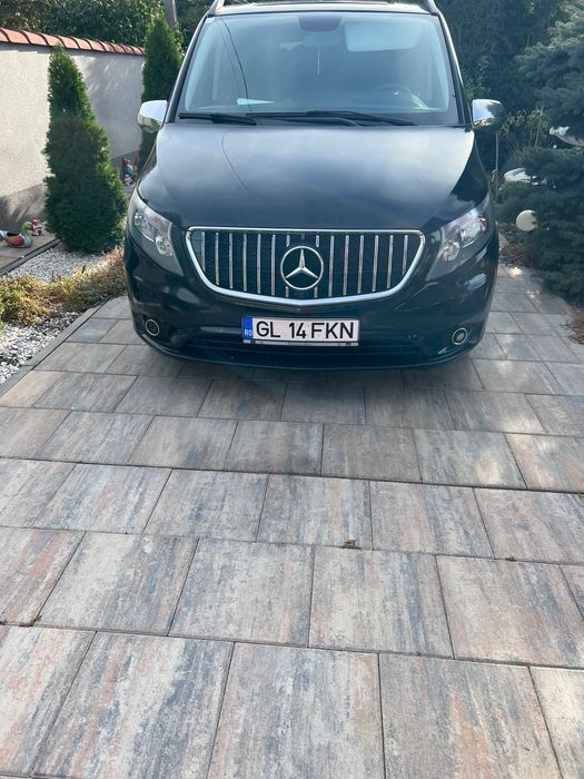 Vând Mercedes Vito tourer