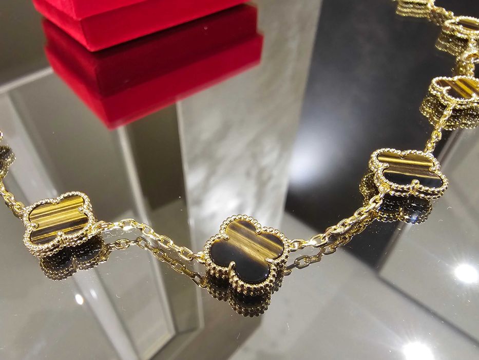 Van Cleef & Arpels VCA Gold Tiger Eye Alhambra 20 Motifs Дамско Колие