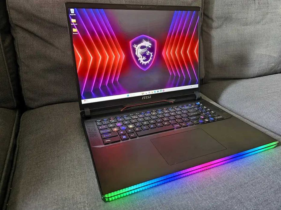 Laptop MSI Raider GE78HX, i9 Gen 14, RTX 4070 cu Garantie