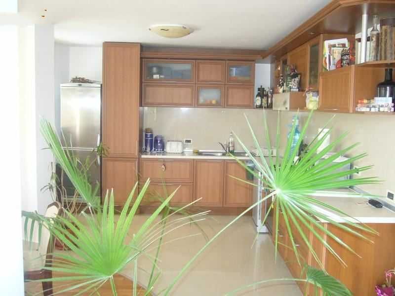 Дава се под наем Тристаен апартамент в София, Борово - 116 кв.м за 525.3 € - Снимка #4